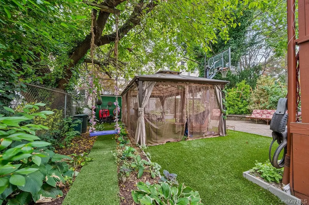 455 E 28th Street Brooklyn NY 11226