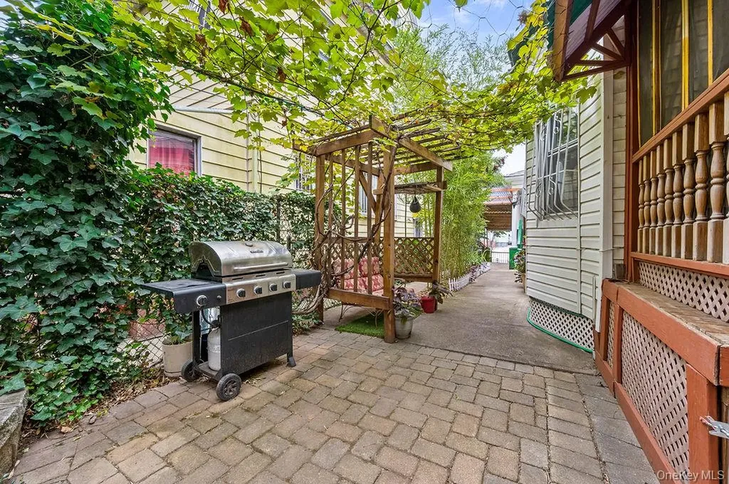 455 E 28th Street Brooklyn NY 11226