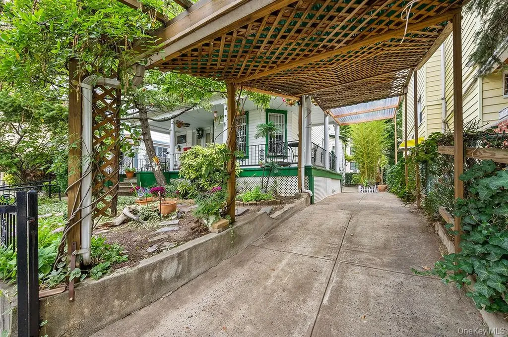 455 E 28th Street Brooklyn NY 11226