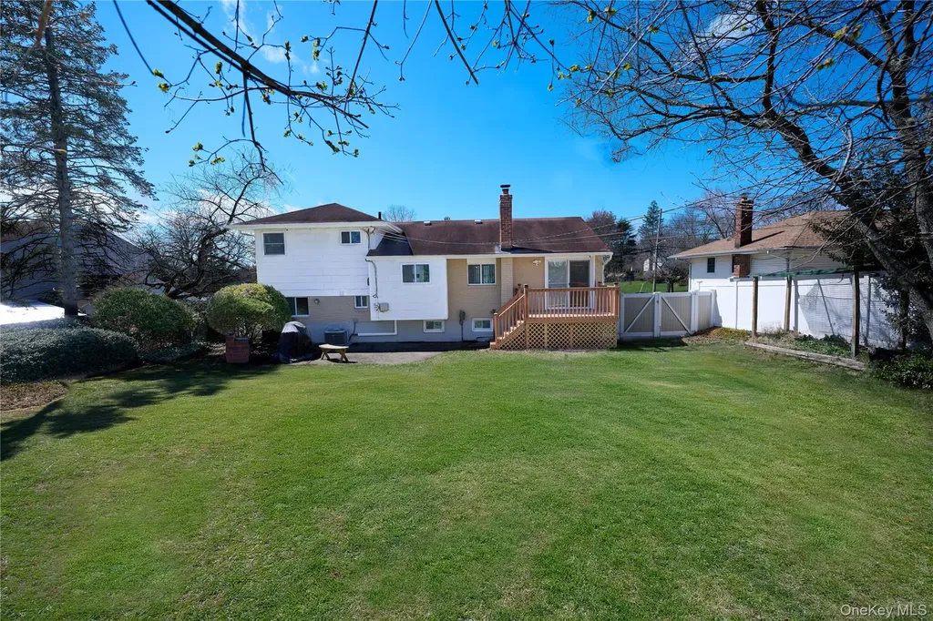 390 Townline Road Commack NY 11725