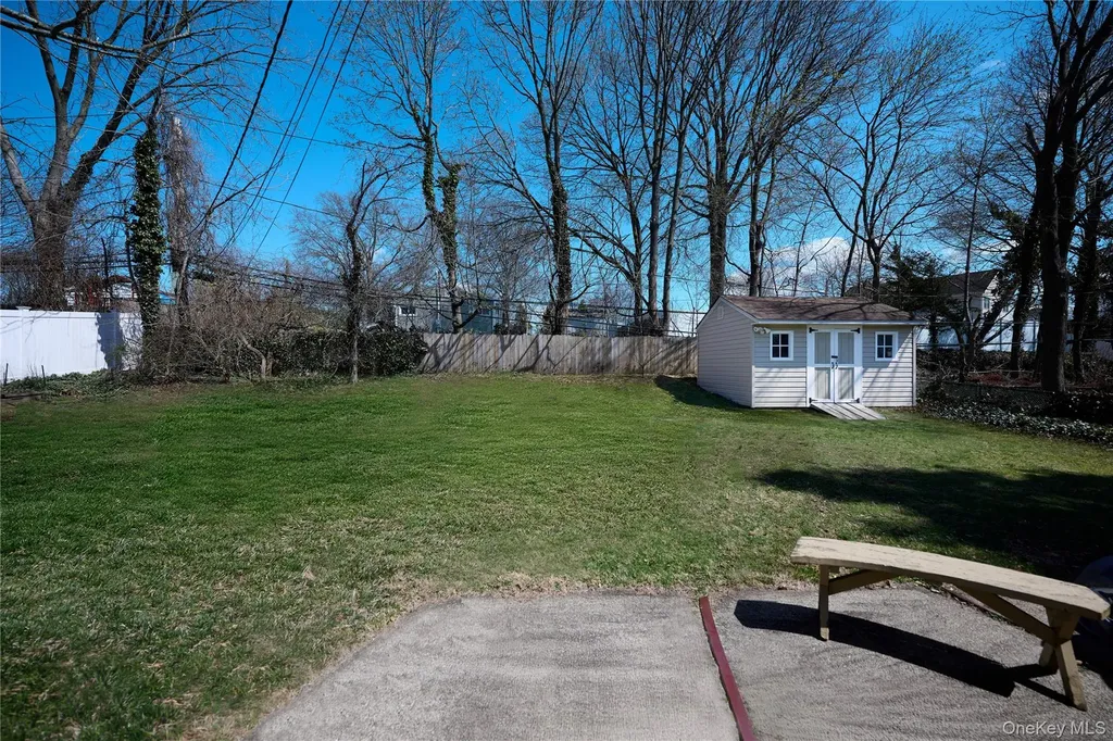 390 Townline Road Commack NY 11725