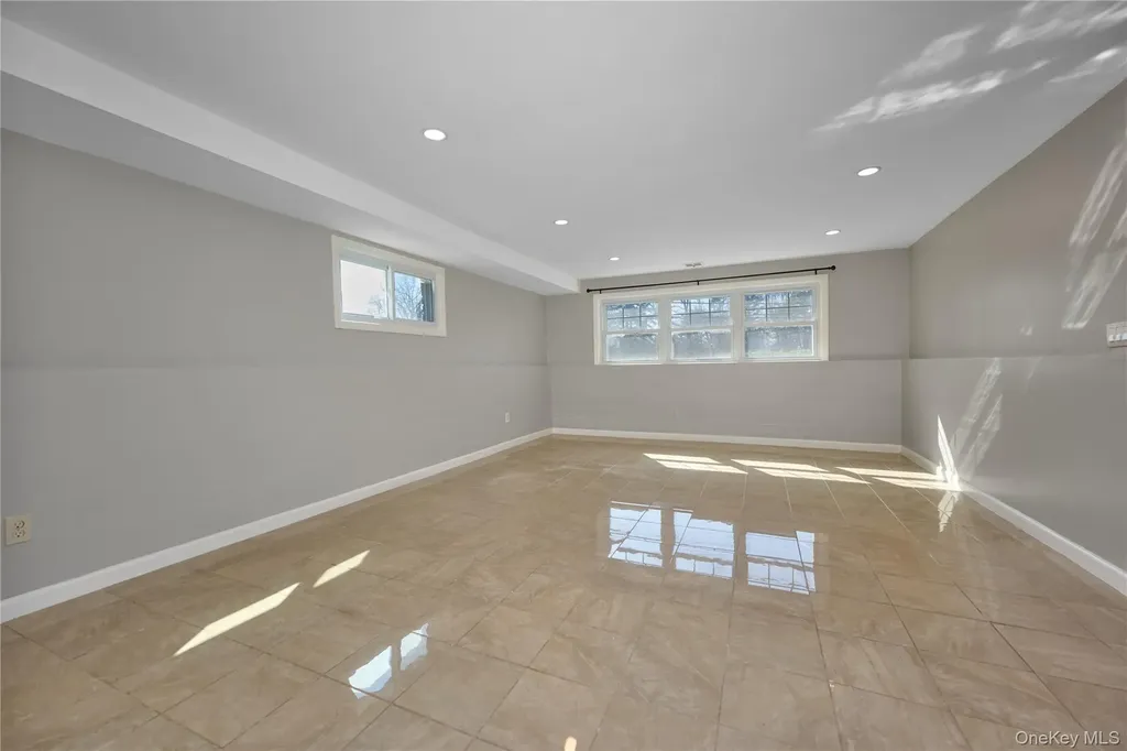 390 Townline Road Commack NY 11725