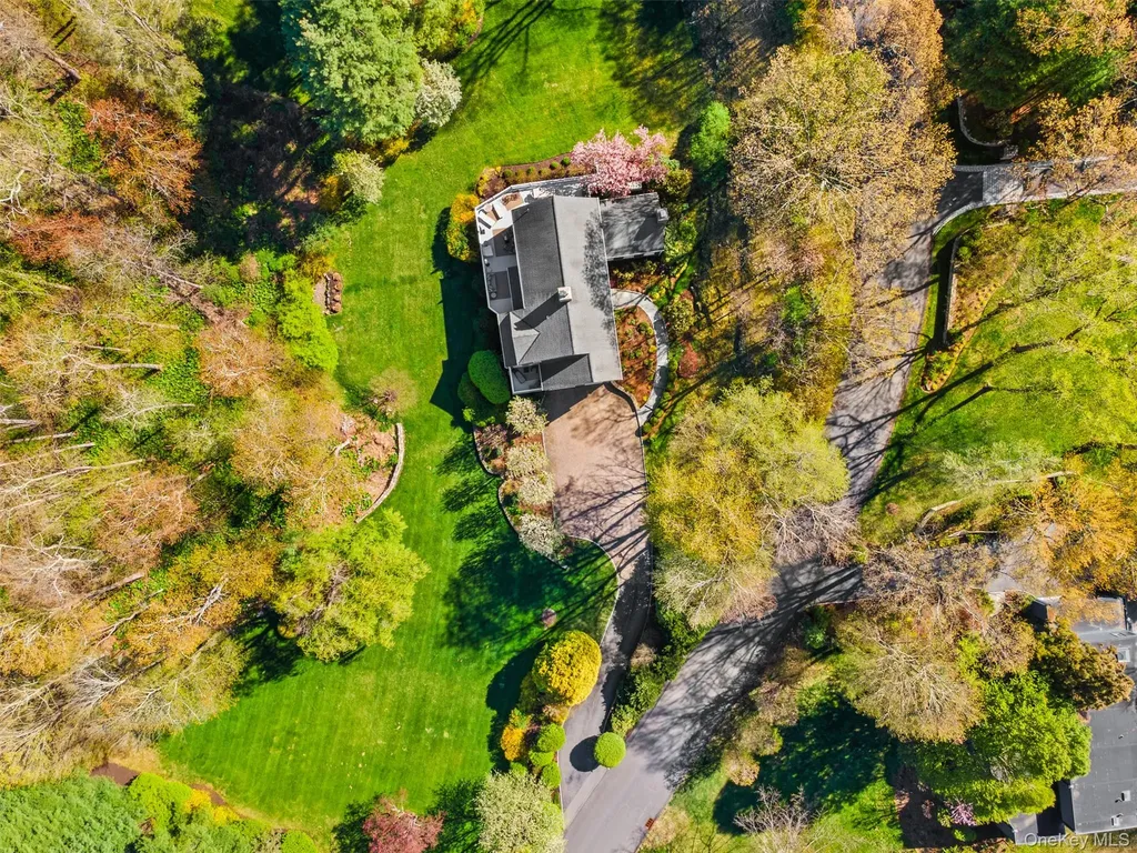21 Hemlock Hills Chappaqua NY 10514
