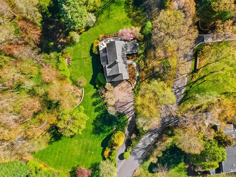 21 Hemlock Hills Chappaqua NY 10514
