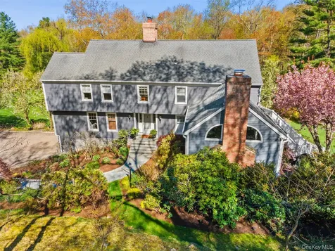 21 Hemlock Hills Chappaqua NY 10514