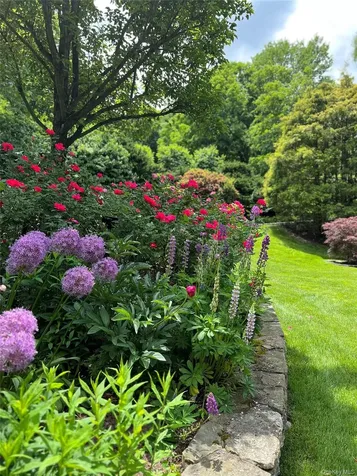 21 Hemlock Hills Chappaqua NY 10514