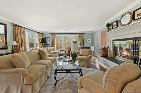 21 Hemlock Hills Chappaqua NY 10514