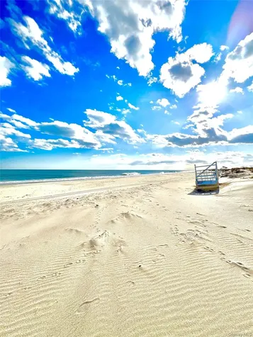 253 Dune Westhampton Beach NY 11978
