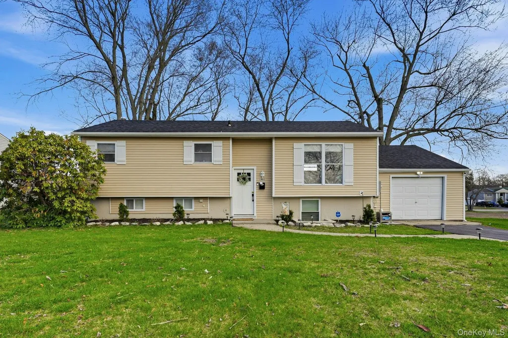 2903 Sipp Avenue Medford NY 11763