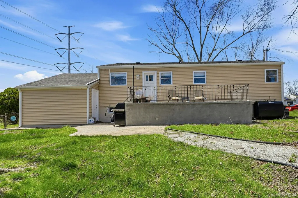 2903 Sipp Avenue Medford NY 11763