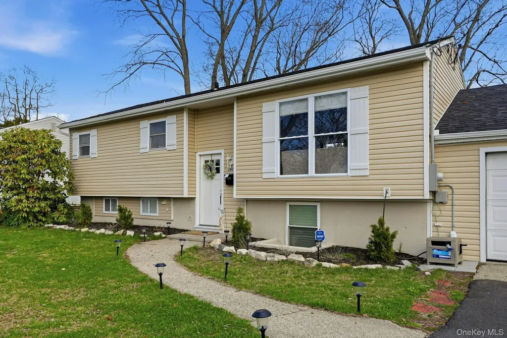 2903 Sipp Avenue Medford NY 11763
