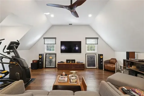 16 Old Logging Road Pound Ridge NY 10576