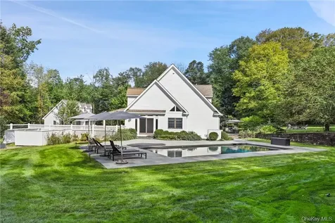 16 Old Logging Road Pound Ridge NY 10576