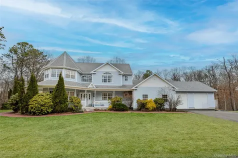 287 Dayton Avenue Manorville NY 11949
