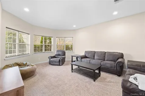 287 Dayton Avenue Manorville NY 11949