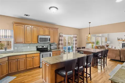 287 Dayton Avenue Manorville NY 11949