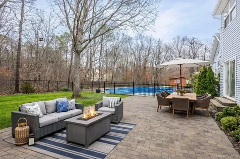 287 Dayton Avenue Manorville NY 11949