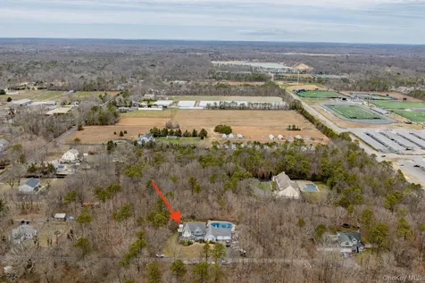 287 Dayton Avenue Manorville NY 11949