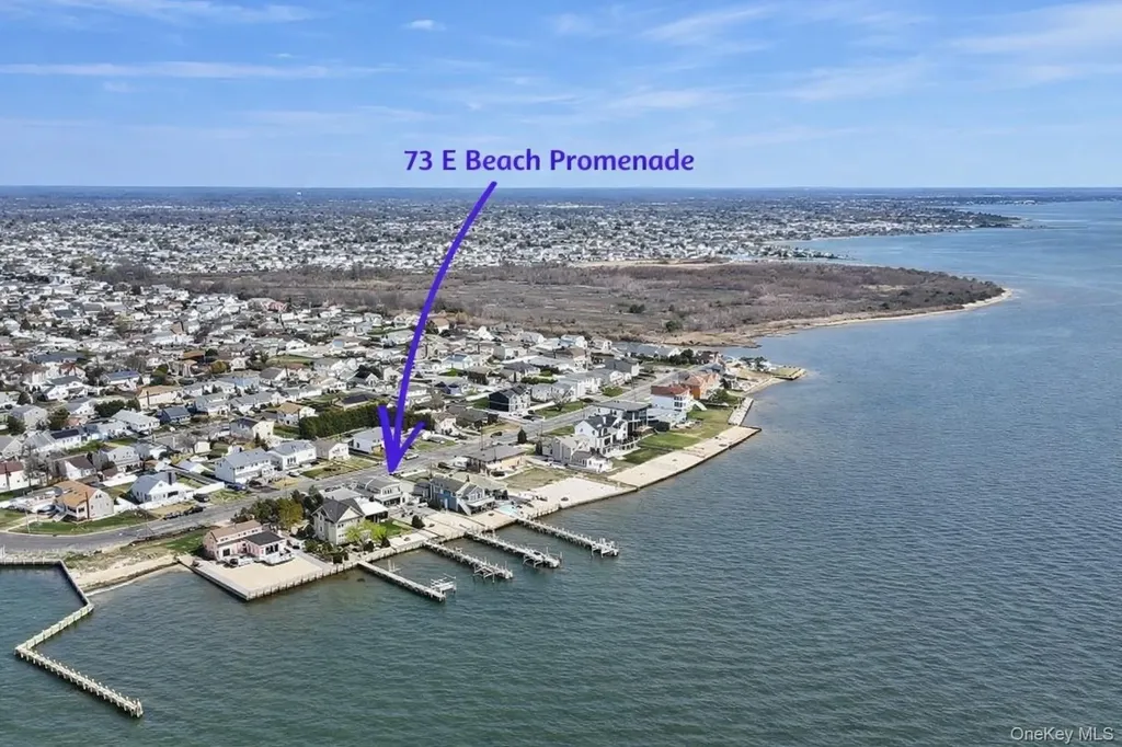 73 E Beach Promenade Lindenhurst NY 11757