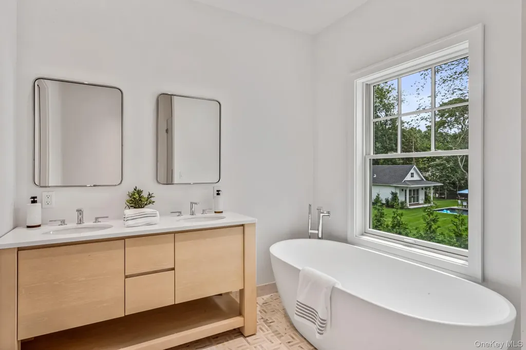 36 Jagger Lane Westhampton NY 11977