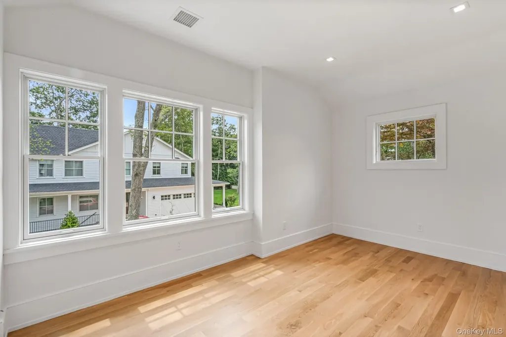 36 Jagger Lane Westhampton NY 11977