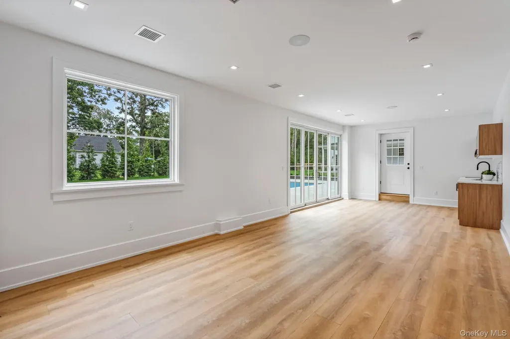 36 Jagger Lane Westhampton NY 11977