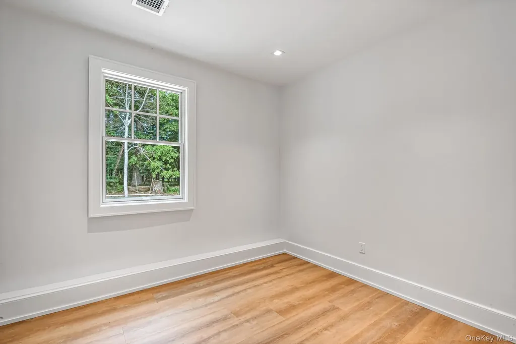 36 Jagger Lane Westhampton NY 11977