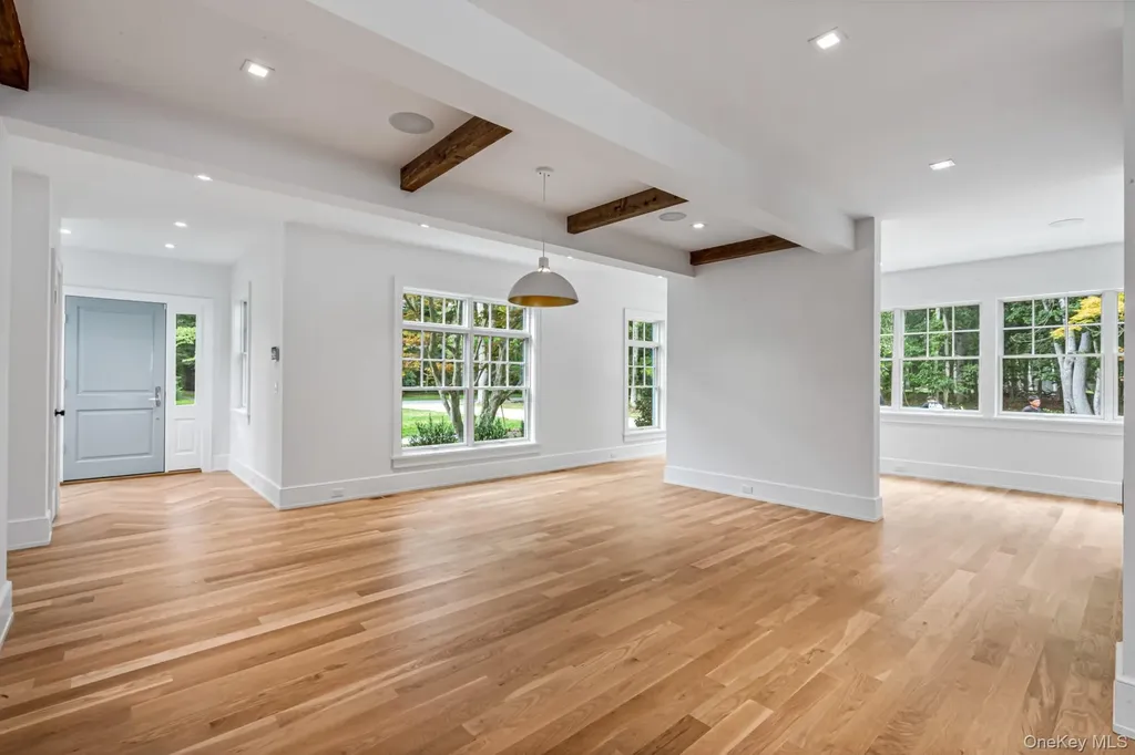 36 Jagger Lane Westhampton NY 11977