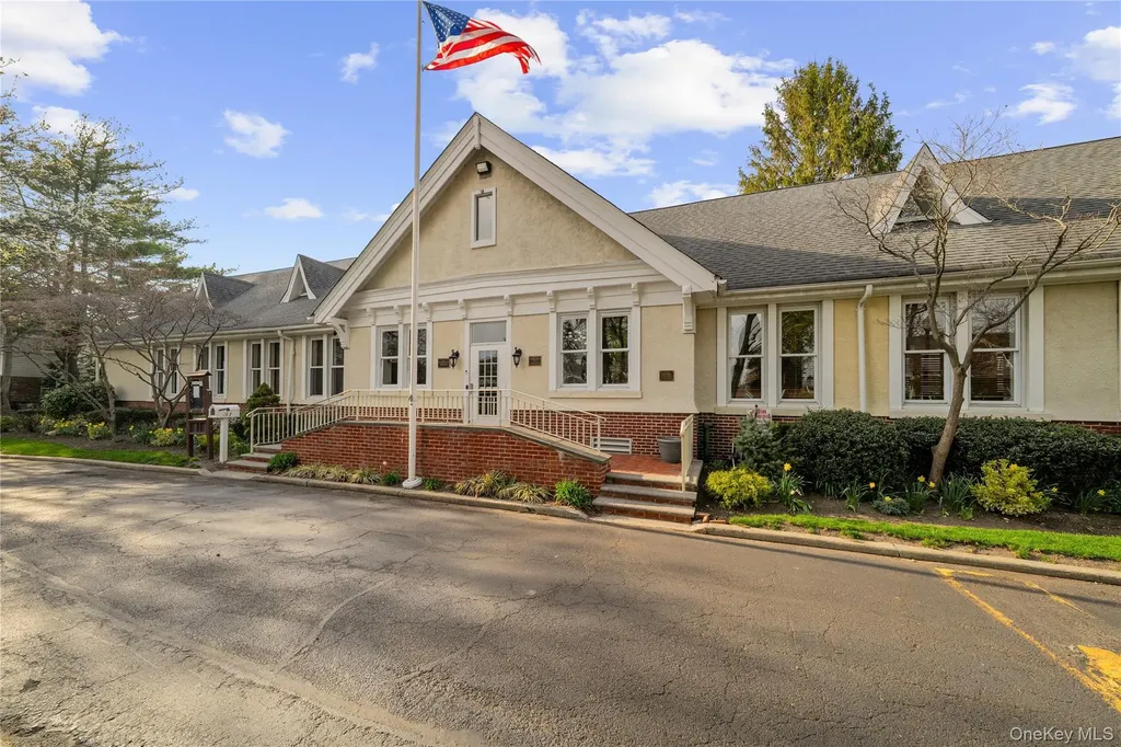1 Clubhouse Circle Central Islip NY 11722