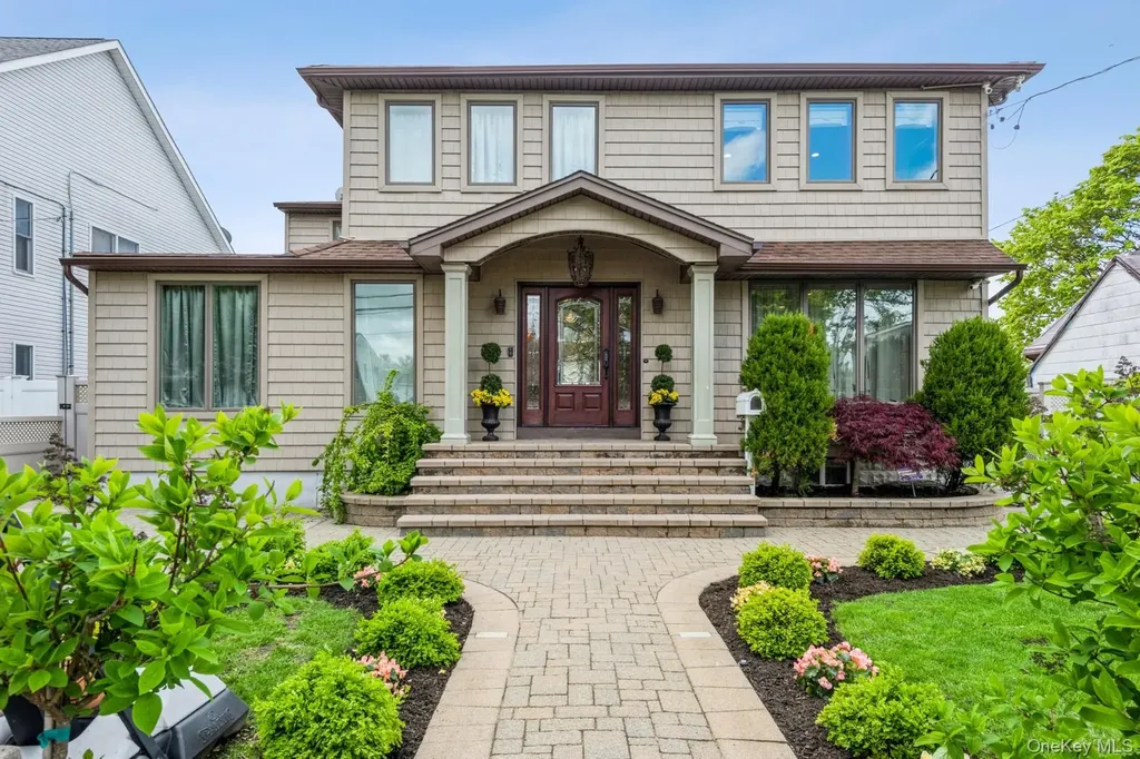 82 Division Avenue Massapequa NY 11758