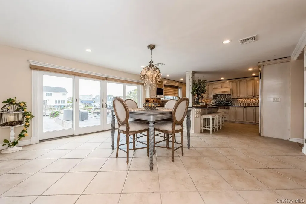 82 Division Avenue Massapequa NY 11758