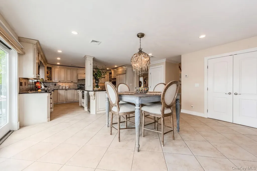 82 Division Avenue Massapequa NY 11758