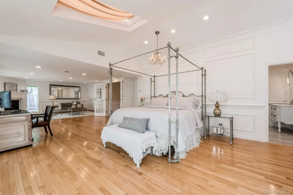 82 Division Avenue Massapequa NY 11758