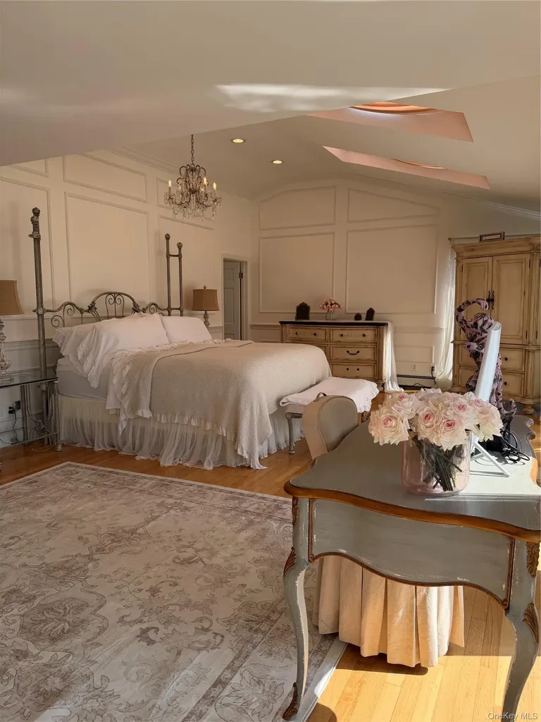 82 Division Avenue Massapequa NY 11758