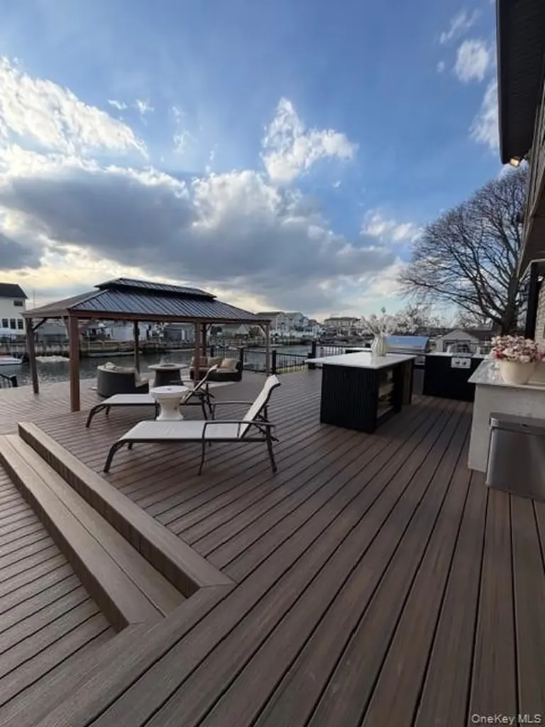 82 Division Avenue Massapequa NY 11758