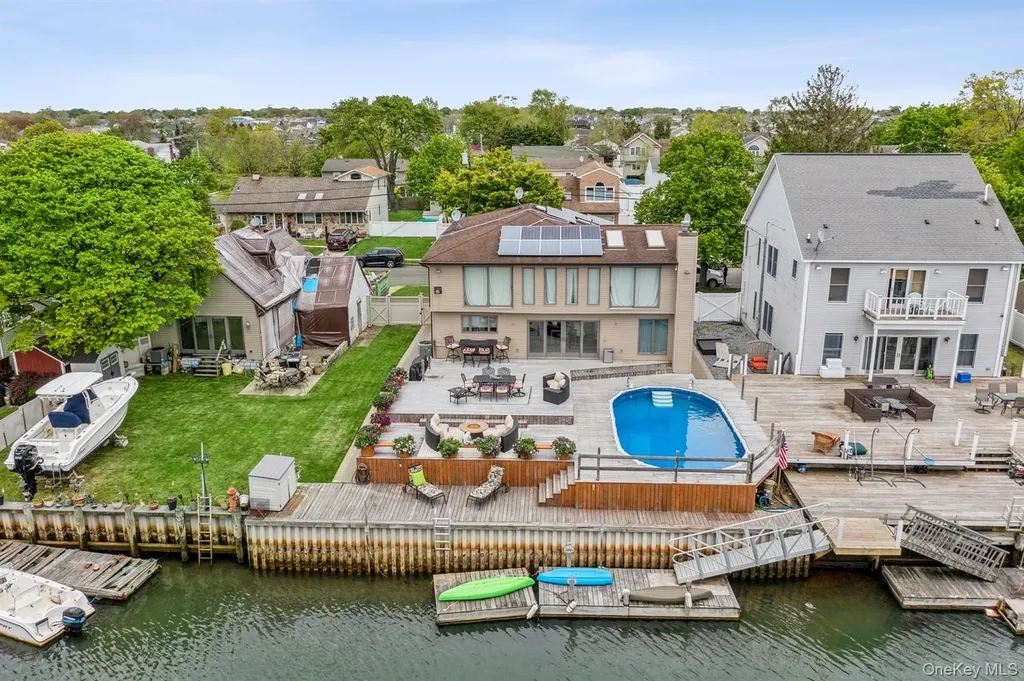 82 Division Avenue Massapequa NY 11758