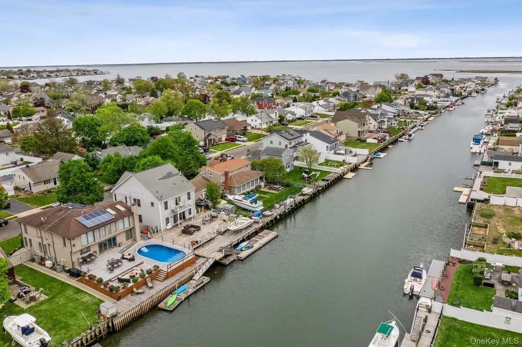 82 Division Avenue Massapequa NY 11758