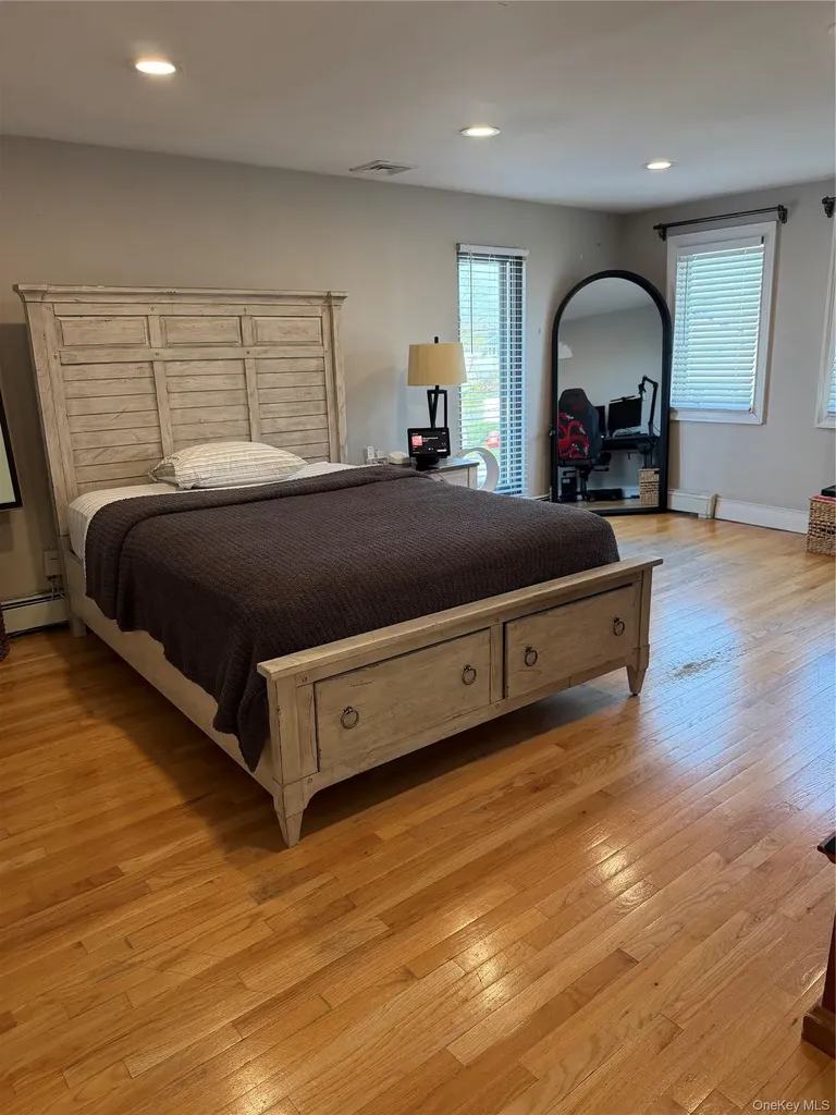 82 Division Avenue Massapequa NY 11758