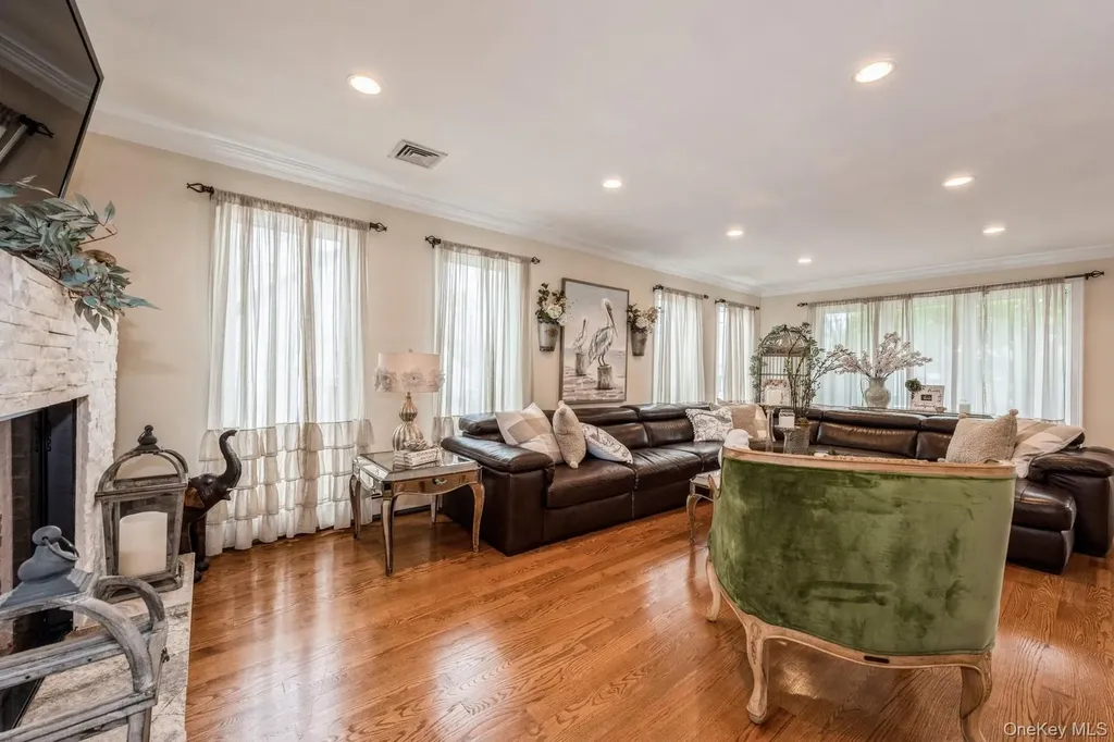 82 Division Avenue Massapequa NY 11758