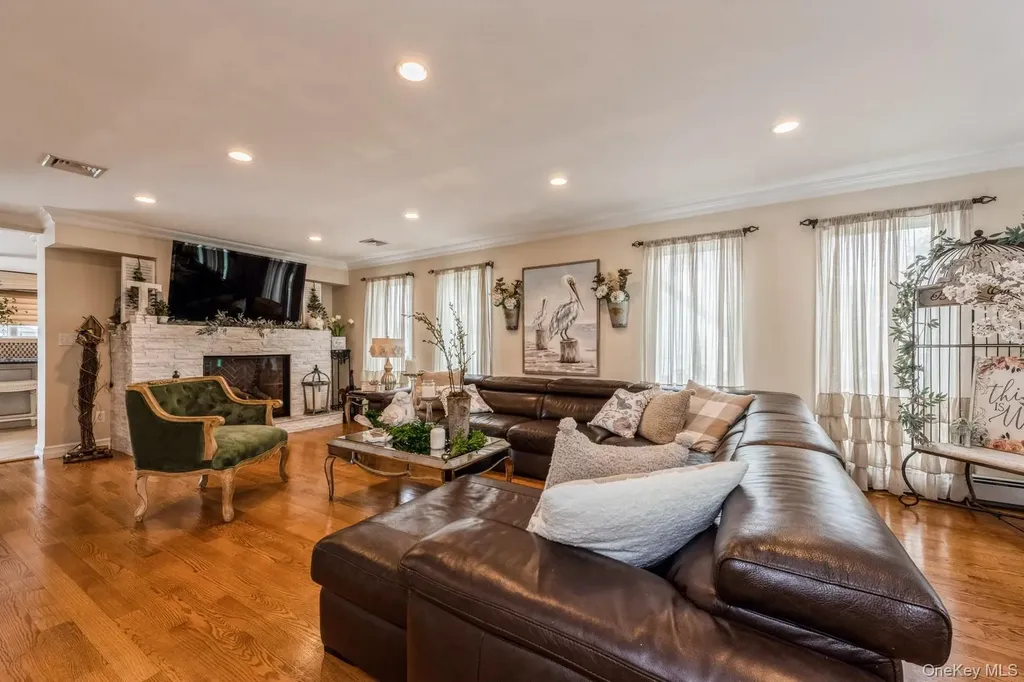 82 Division Avenue Massapequa NY 11758