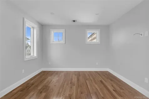 2437 Archer Street Seaford NY 11873