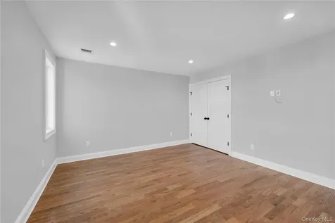 2437 Archer Street Seaford NY 11873