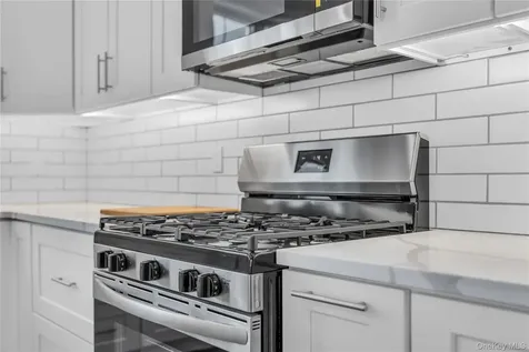 2437 Archer Street Seaford NY 11873