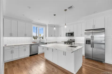 2437 Archer Street Seaford NY 11873