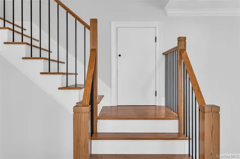 2437 Archer Street Seaford NY 11873