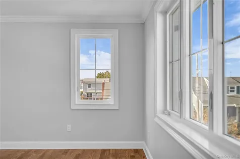2437 Archer Street Seaford NY 11873