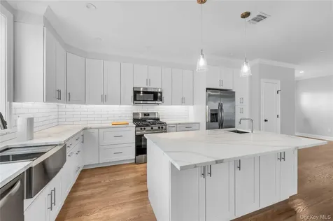 2437 Archer Street Seaford NY 11873