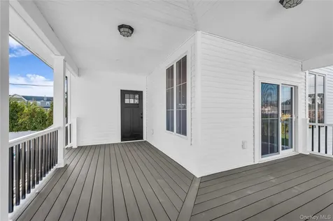 2437 Archer Street Seaford NY 11873
