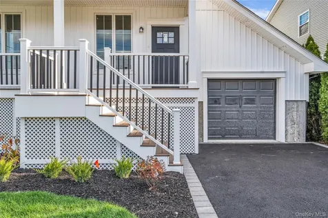 2437 Archer Street Seaford NY 11873