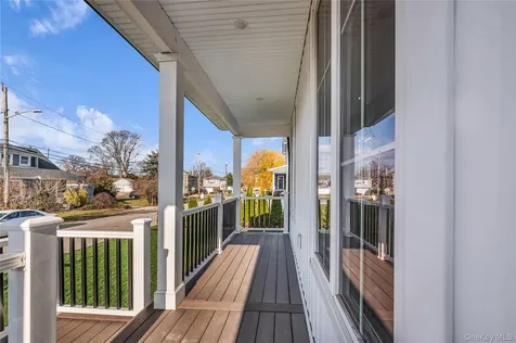 2437 Archer Street Seaford NY 11873